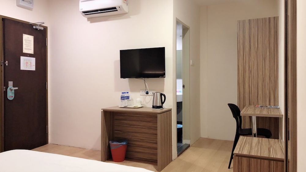 Tumike Hotel 52/58