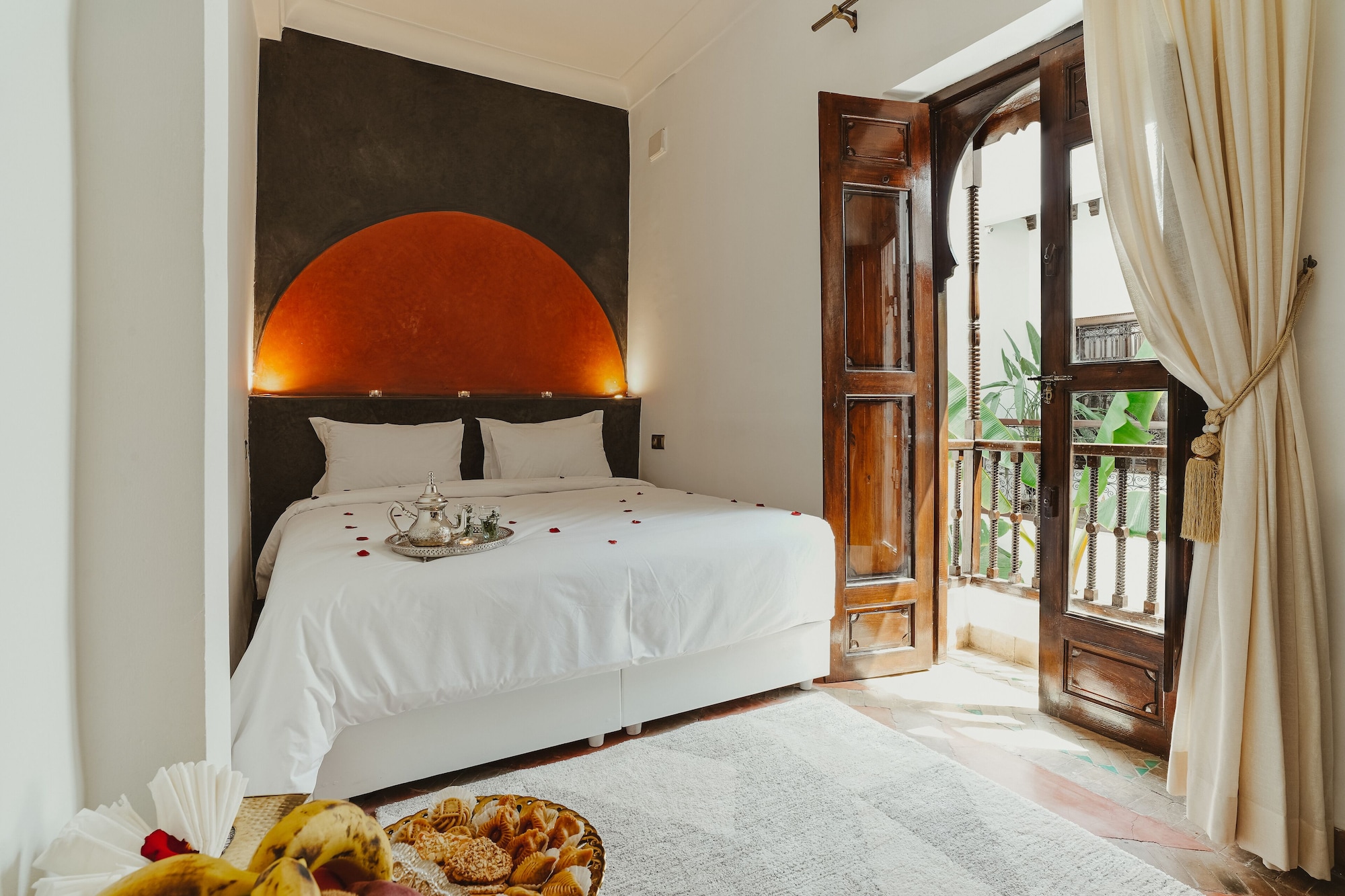 غرفة سوبيريور بسرير كينج بإطلالة على الفناء بغرفة نوم واحدة، Riad Dar Dialkoum 8/10