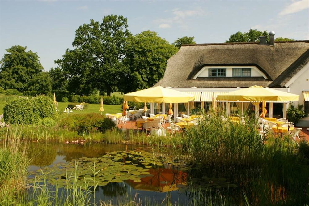 Landhotel Kastanienallee Putbus 48/50