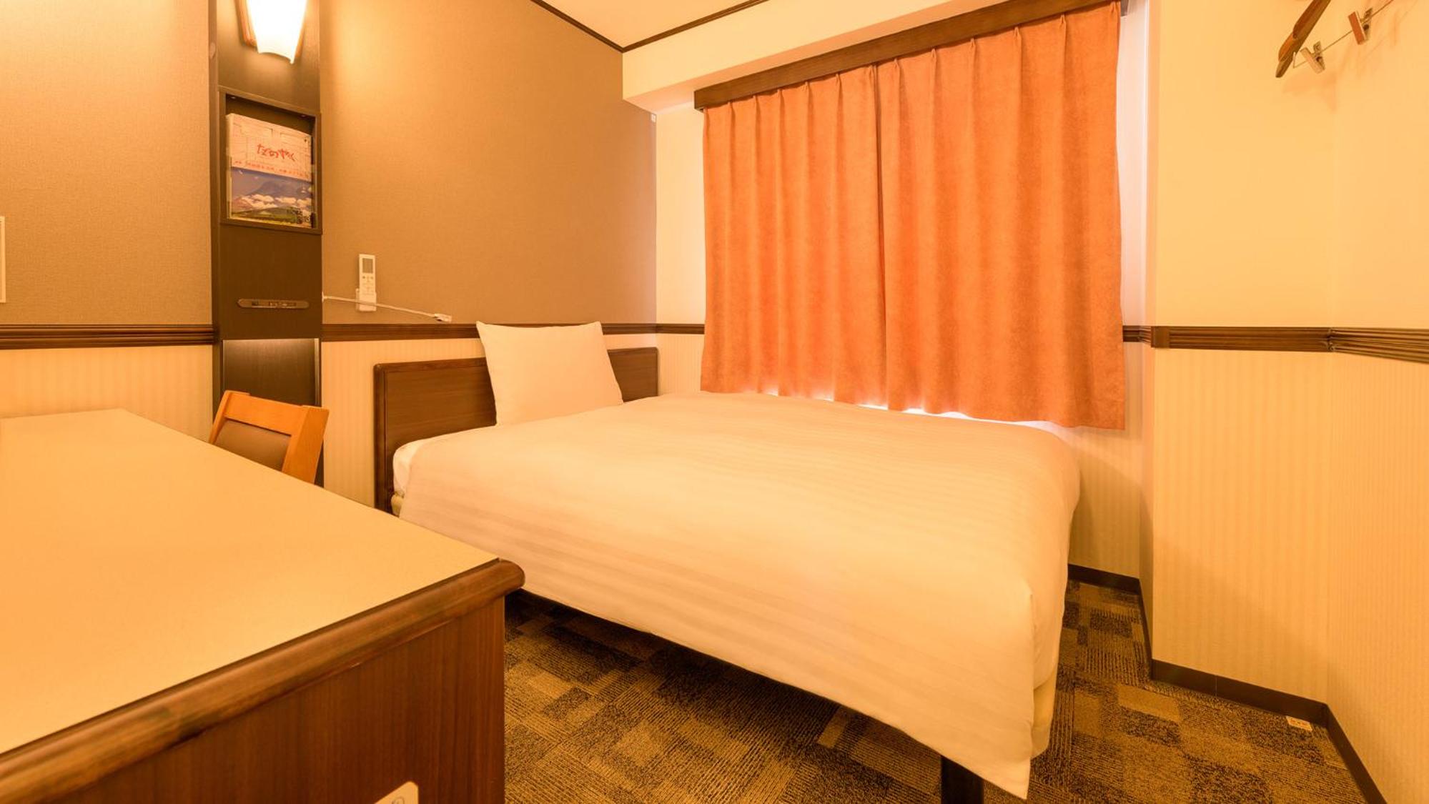 ROOM, SINGLE, DOUBLE BED, SMOKING