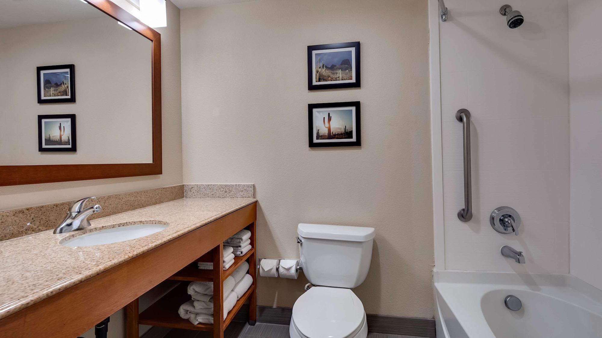 غرفة قياسية بسرير كينج مع أريكة، Best Western Plus Surprise-Phoenix NW 4/5
