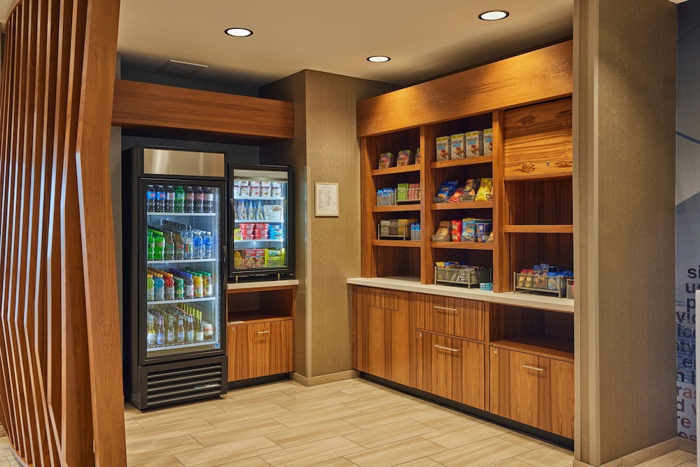 SpringHill Suites Medford Airport 20/28