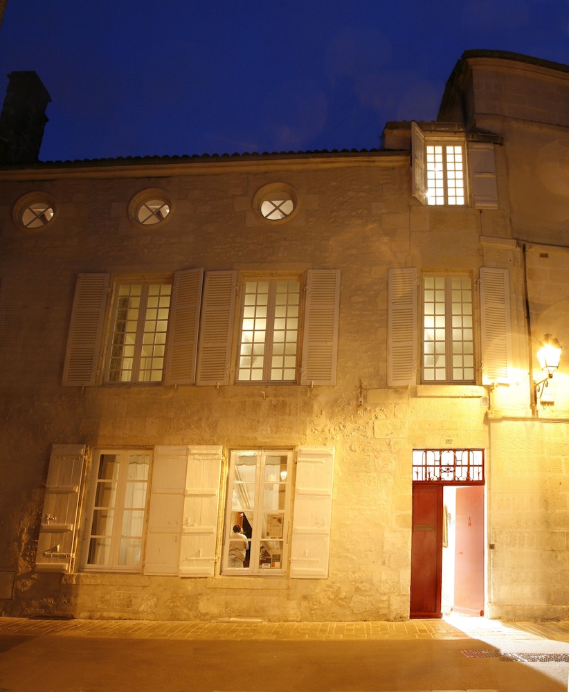 La Porte Rouge Chambres Dhotes 1/33