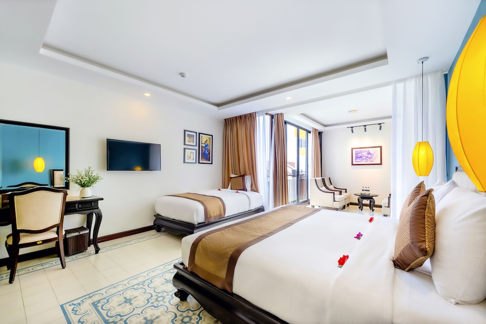 DELUXE, BALCONY