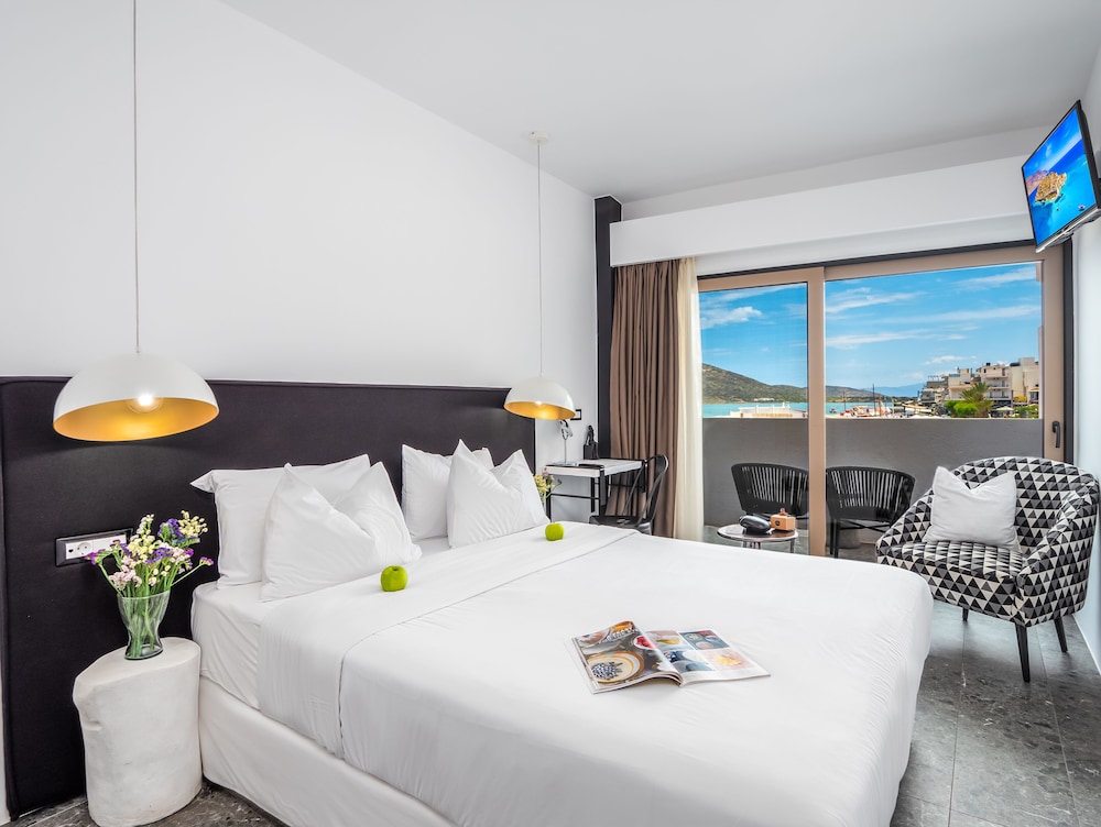 Kalypso Hotel 8/48
