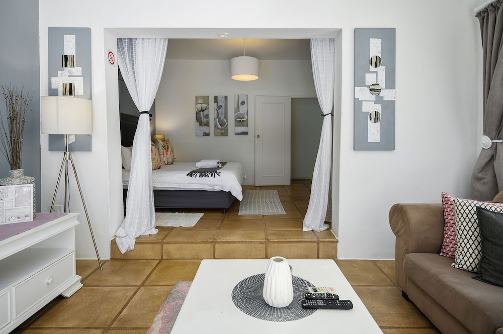 Caza Beach Guesthouse 26/50