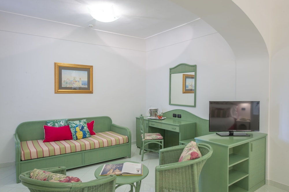 Hotel Tramonto d'Oro 51/71