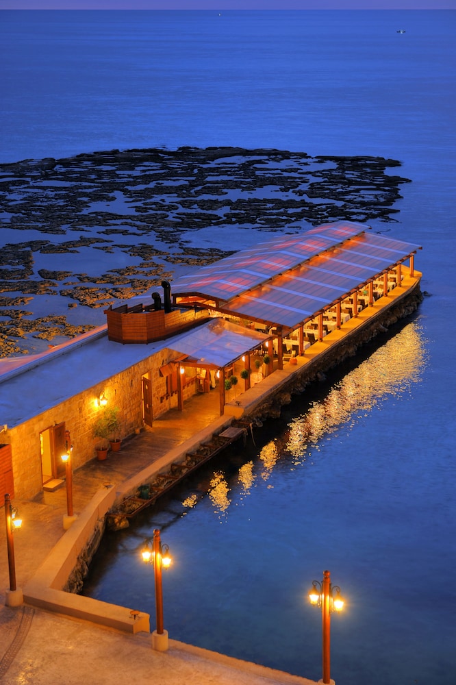 Byblos Sur Mer, Byblos 63/63