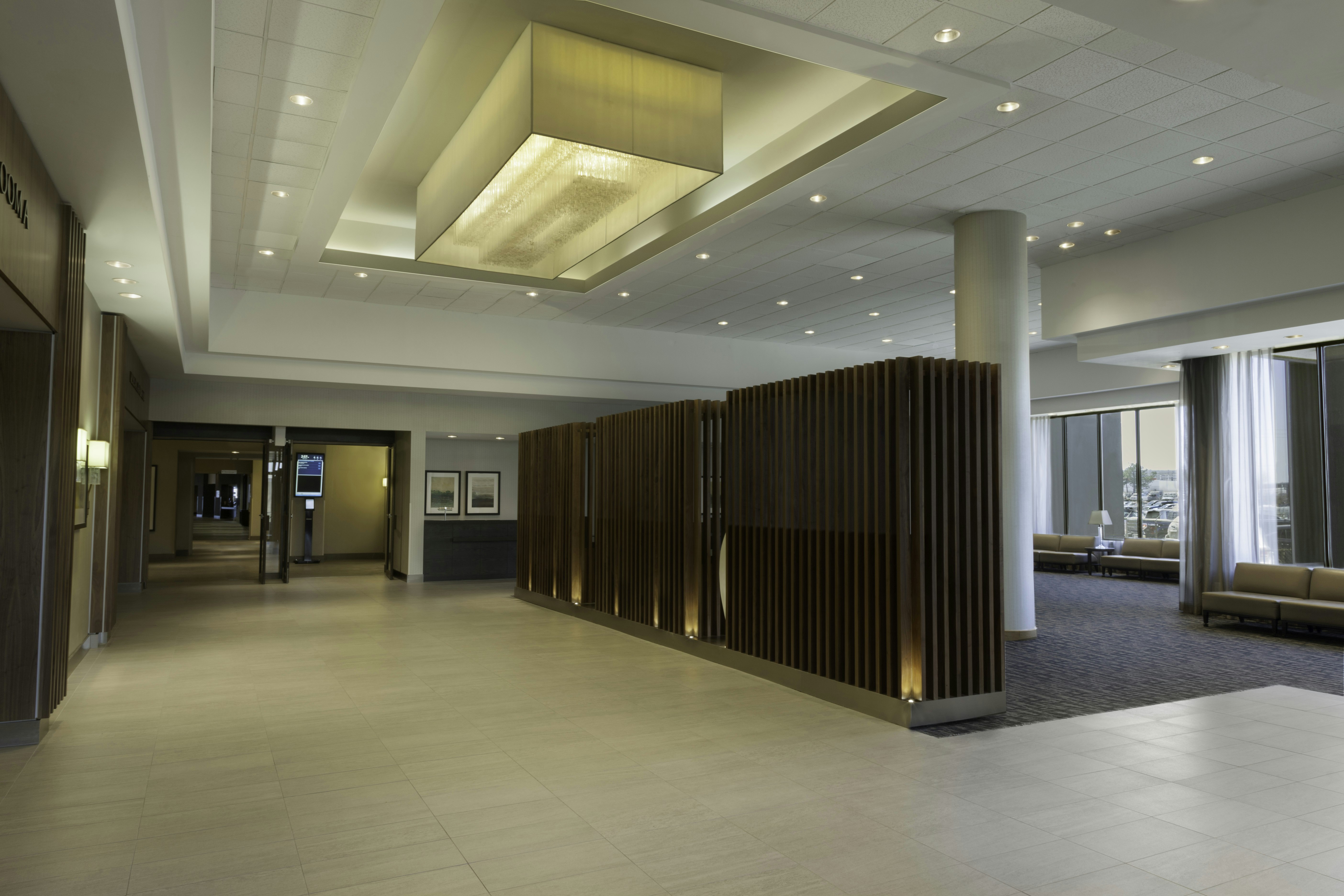 Hilton Toronto Airport Hotel & Suites 5/79