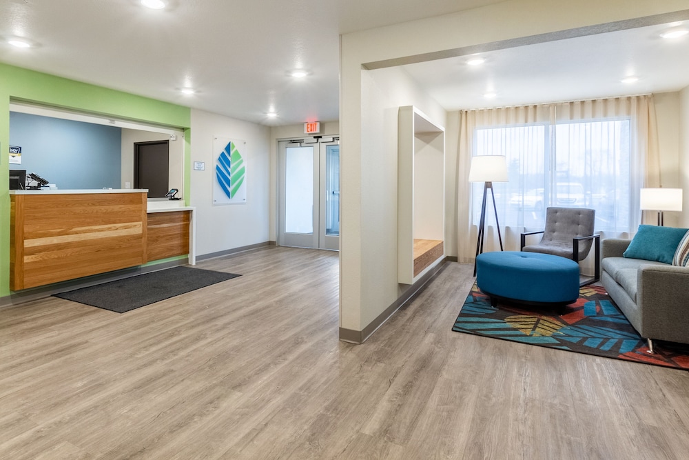 Lobby at WoodSpring Suites Colton, COLTON - CA