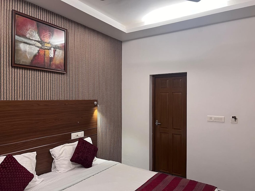 STANDARD, KING BED, GROUND FLOOR, ACCESSIBLE