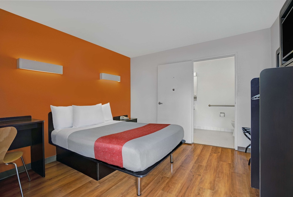 Motel6 Marina, CA - Monterey 21/58