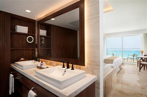 Suite, Sea View