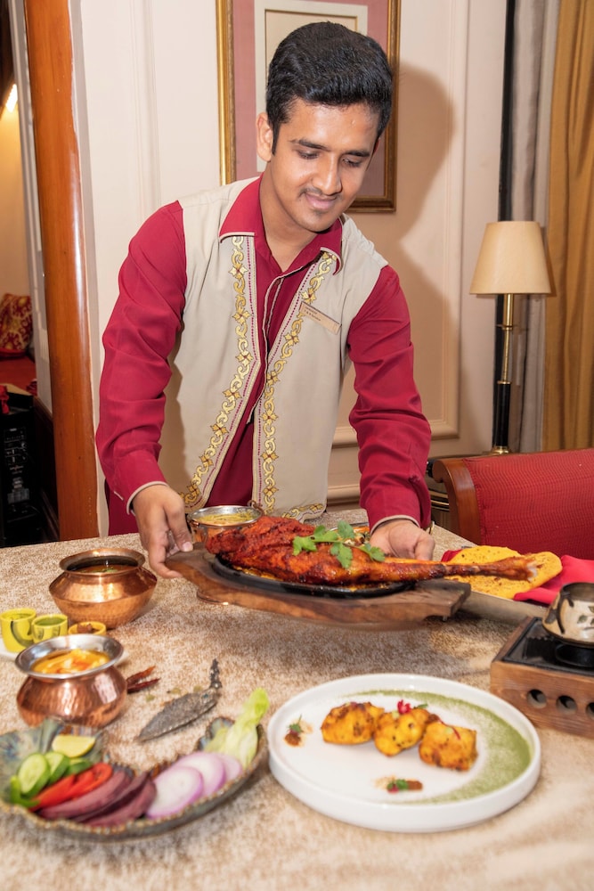 Eros Hotel New Delhi, Nehru Place 10/50