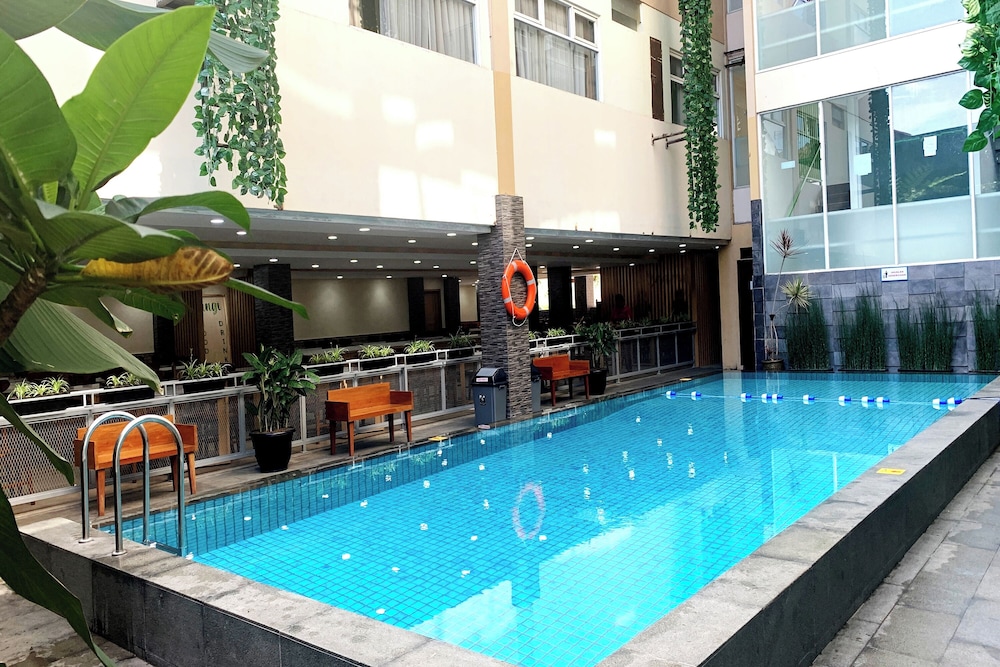 Hotel Bumi Makmur Indah 8/54