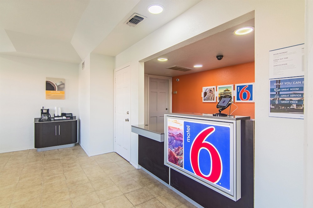 Motel6 Paris, TX 7/51