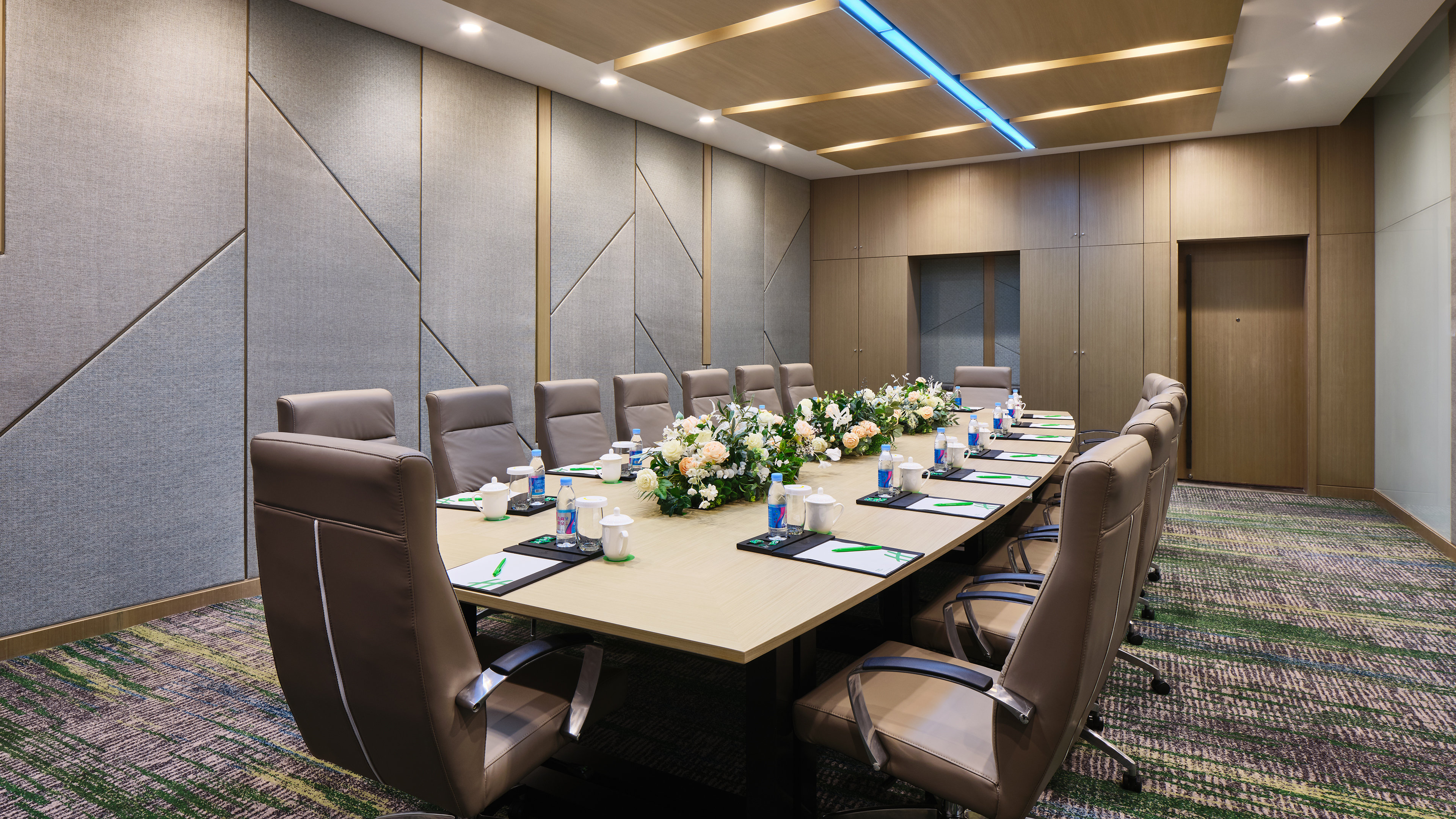 Holiday Inn Xining Hot-Spring 51/58