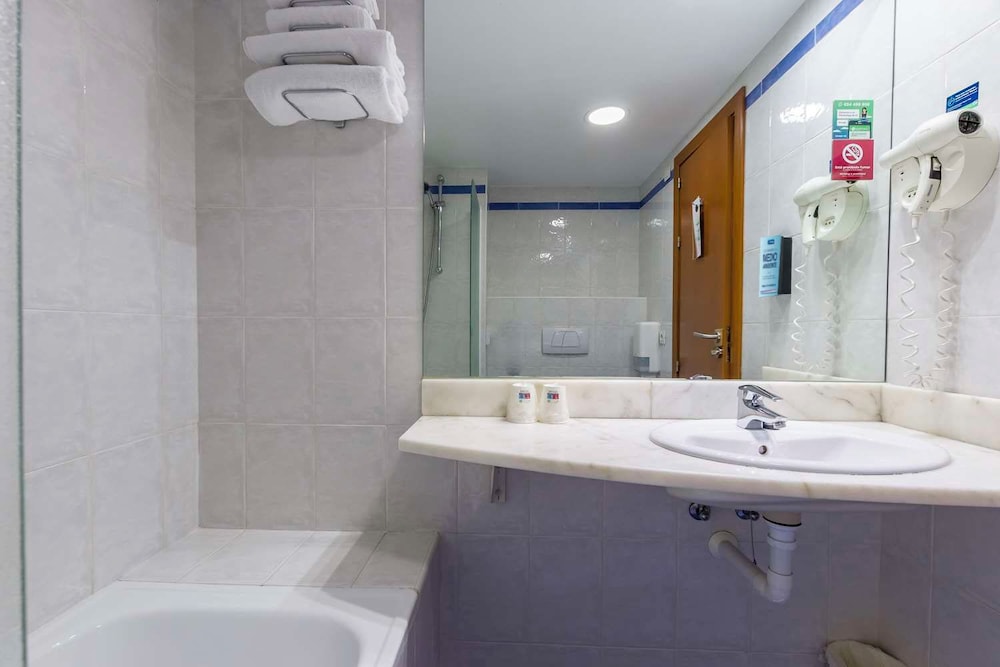 Travelodge Madrid Alcala De Henares 48/50