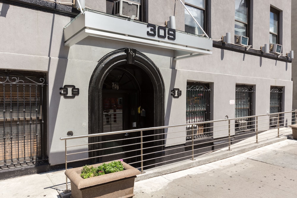 HOTEL 309 5/50