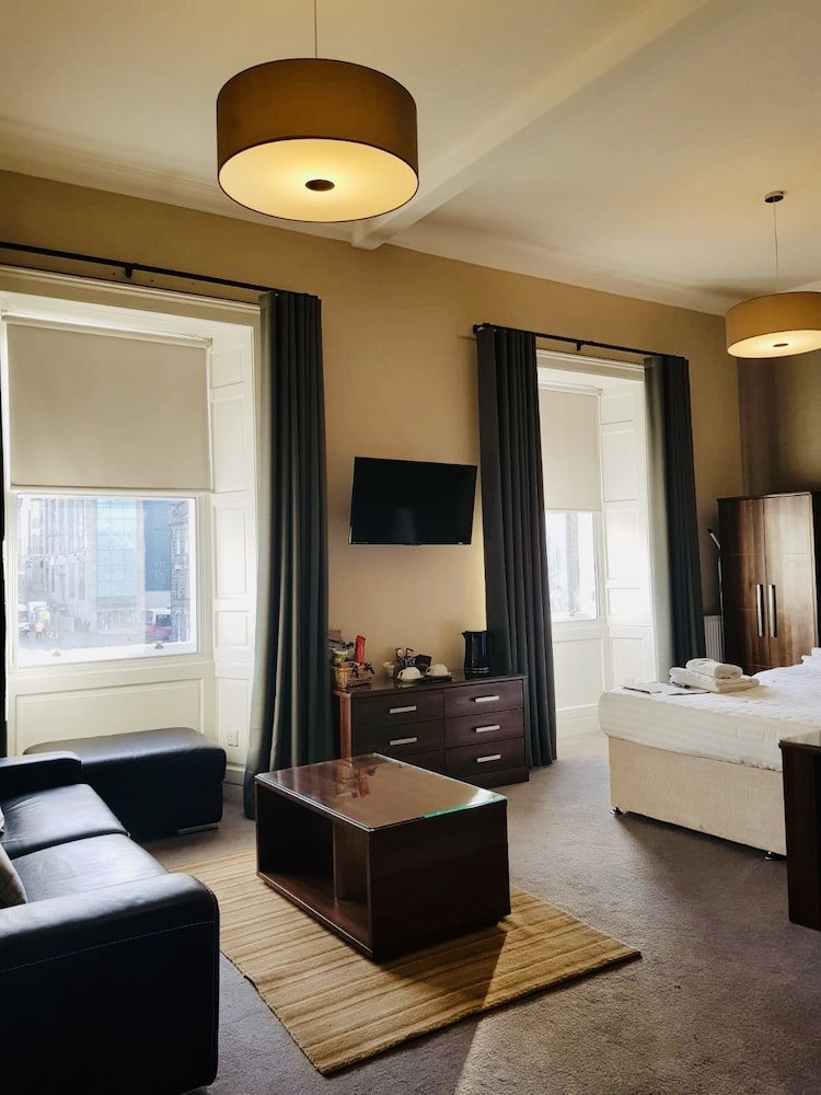 28 York Place 36/56