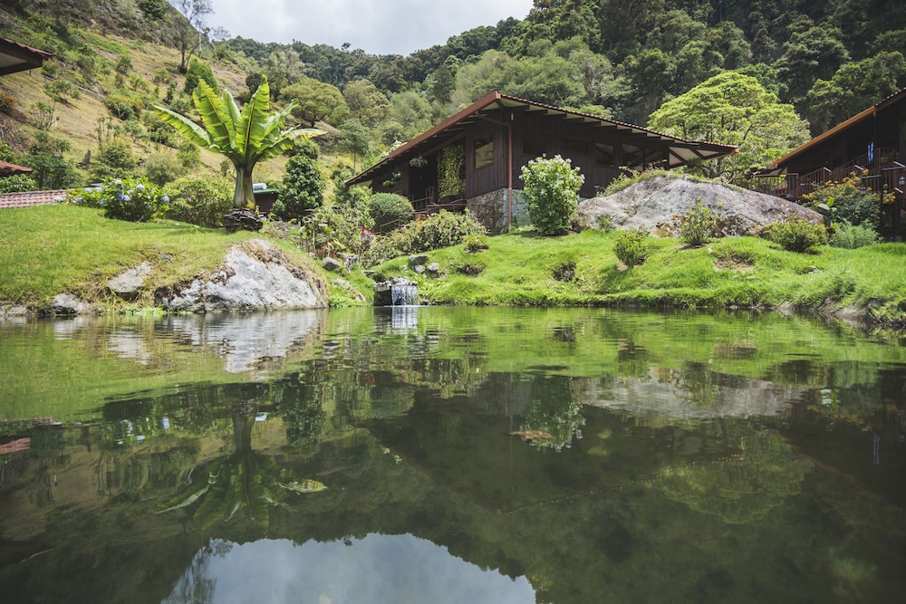 Trogon Lodge 32/46