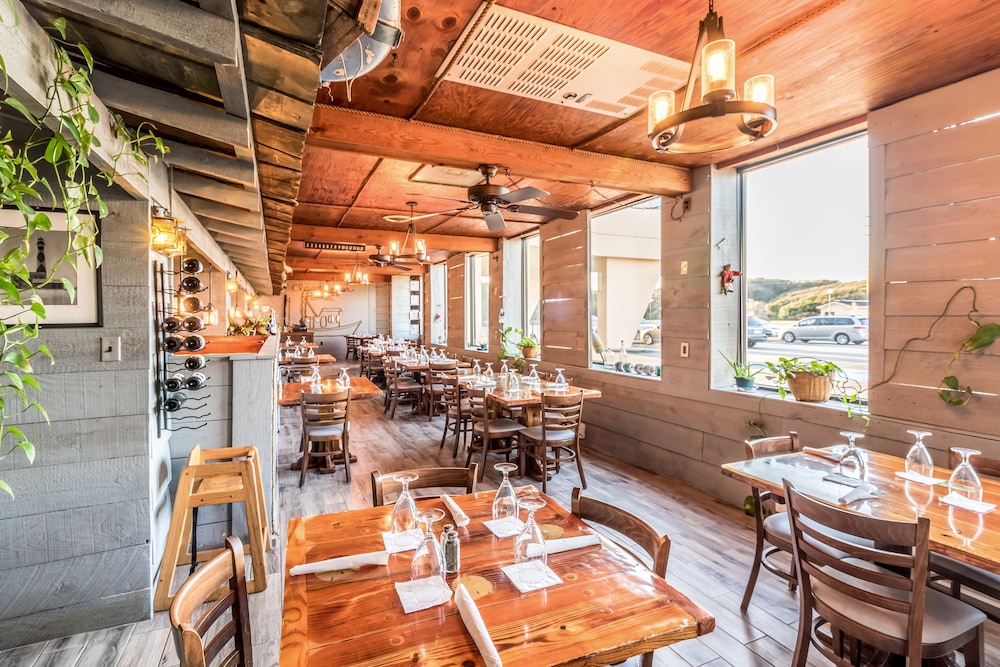 The Inn At Pine Knoll Shores 36/61