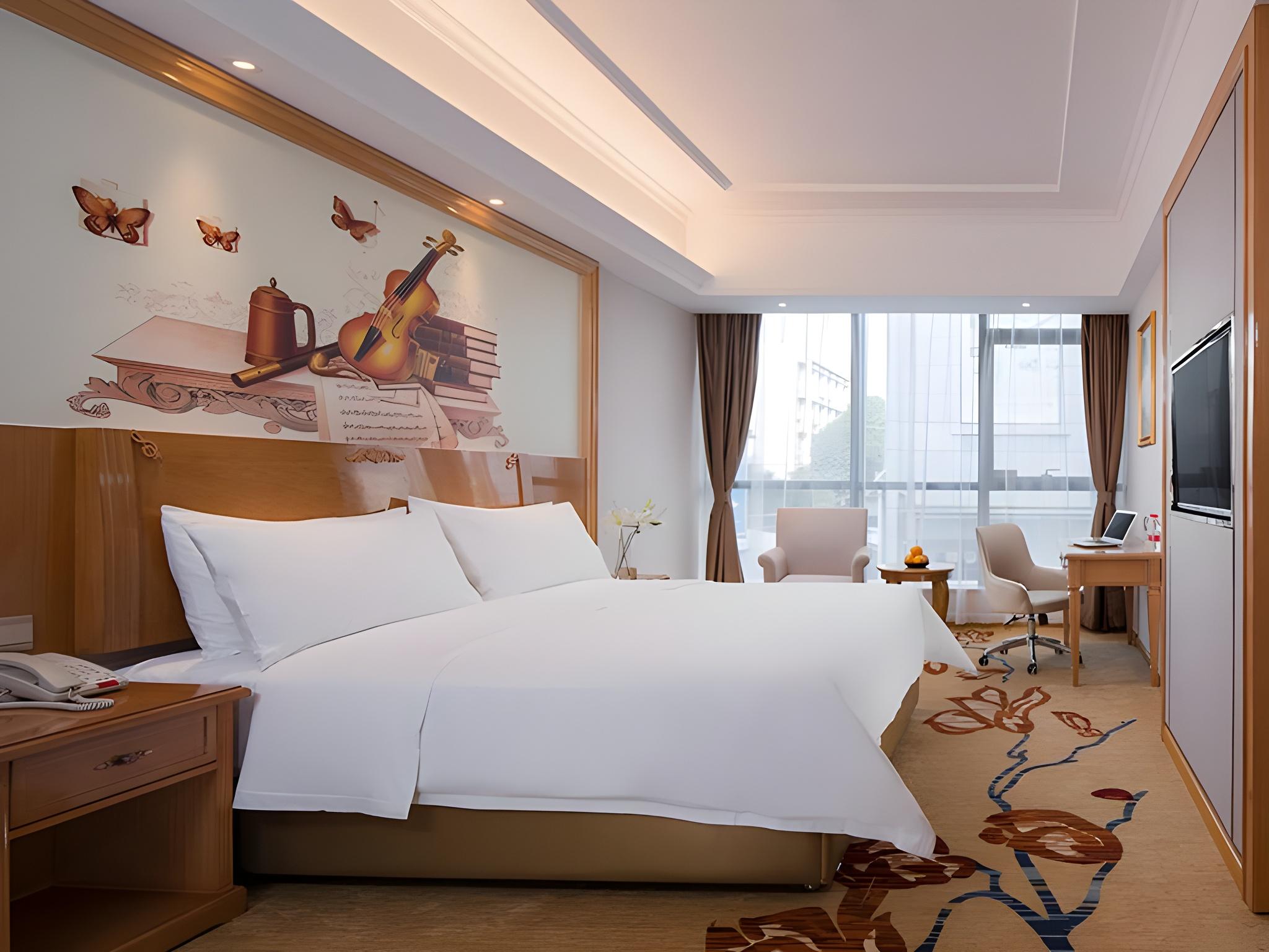 Vienna Hotel (Guangzhou Huangpu Free Trade Zone Xiayuan Subway Station) 8/38