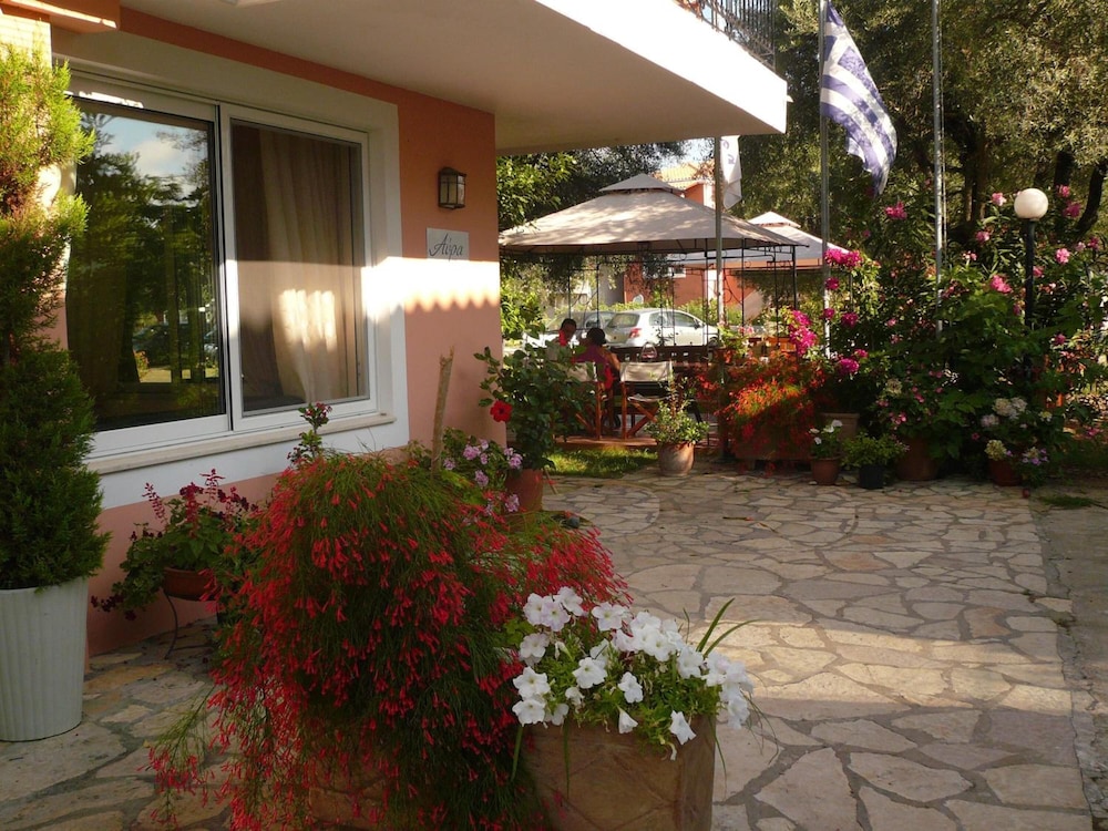 Avra Hotel 63/71