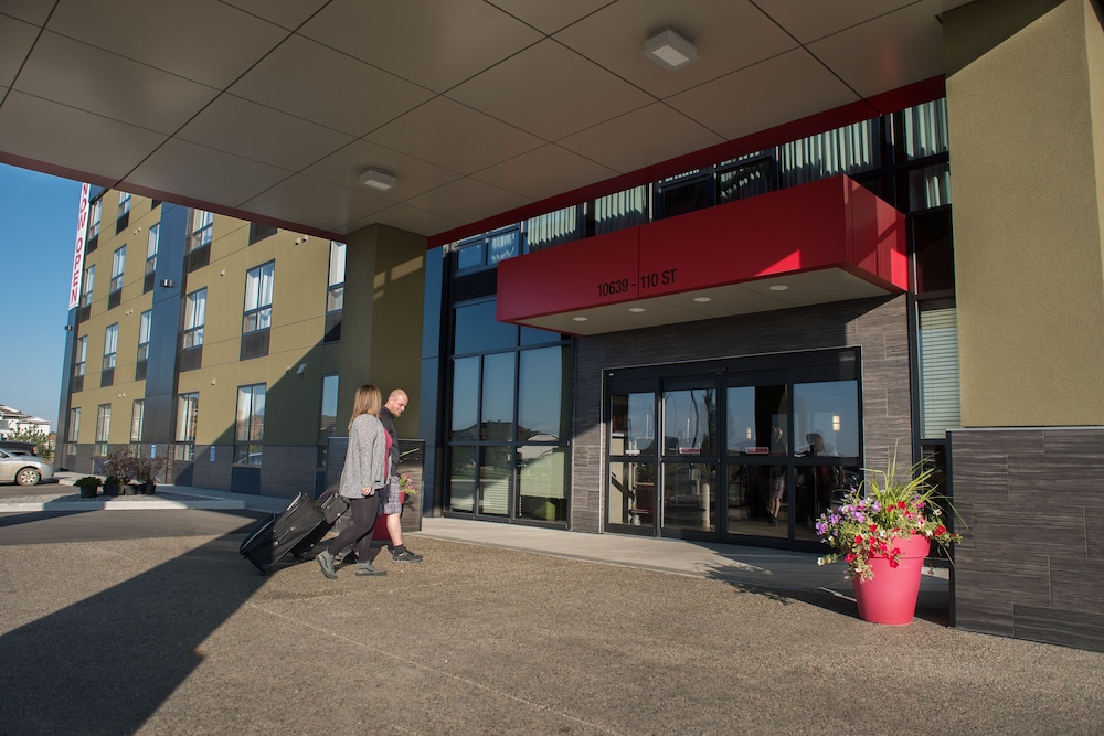 Encore Suites By Service Plus Inns 54/58