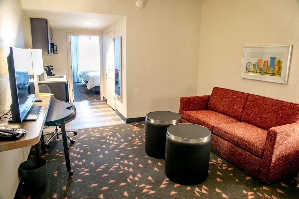 Holiday Inn & Suites Orlando I-Drive - Theme Parks 47/77