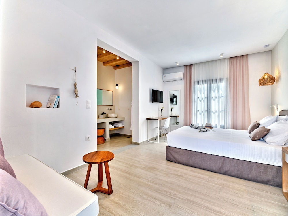 Aella Residence 5/50