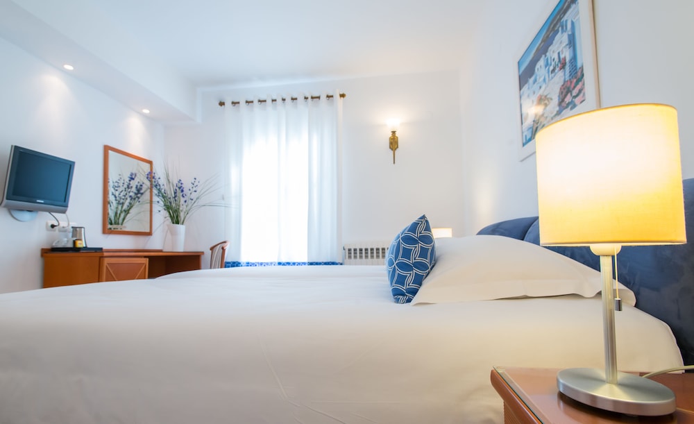 Mykonos Adonis Hotel 59/76