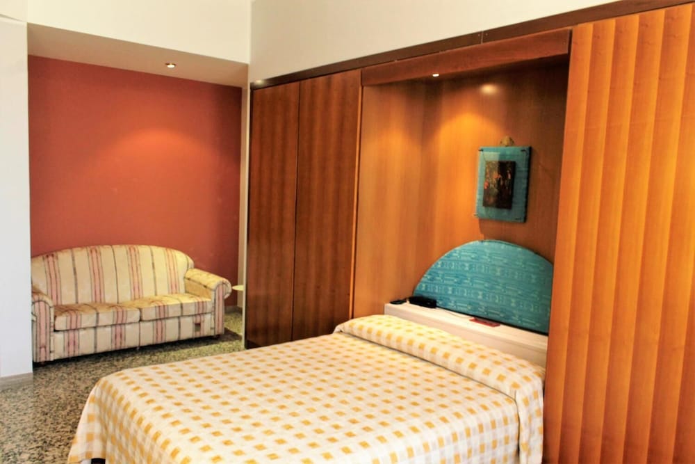SUPERIOR, DOUBLE BED