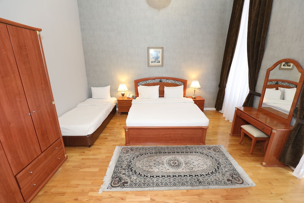 Azcot Hotel 26/45