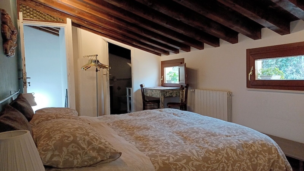 ROOM, SINGLE, DOUBLE BED