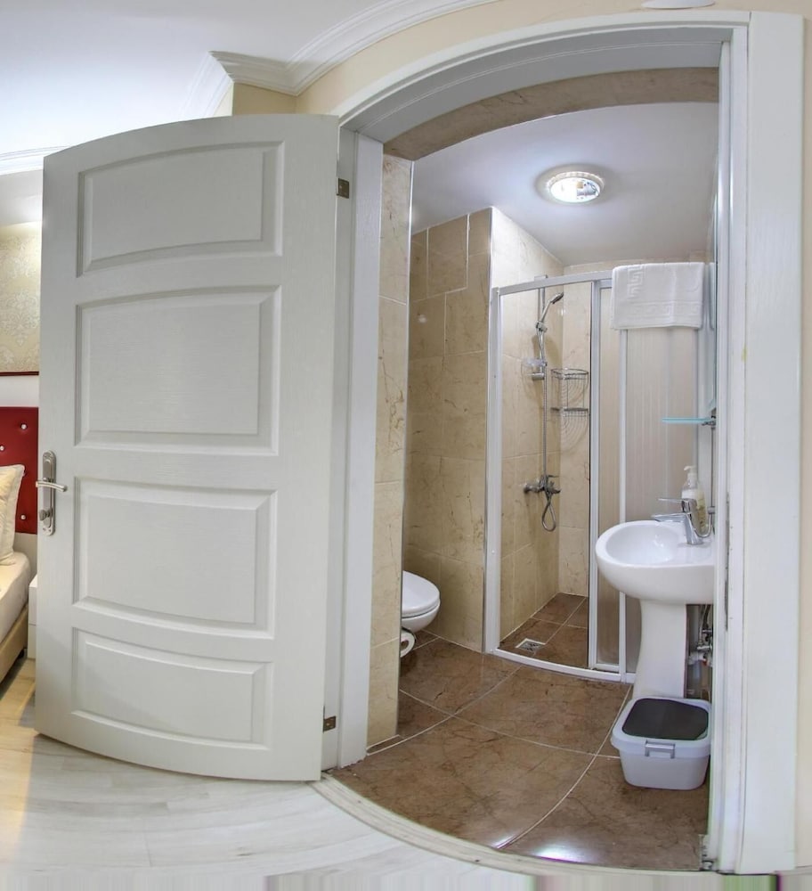 Cihangir Palace Hotel 36/69
