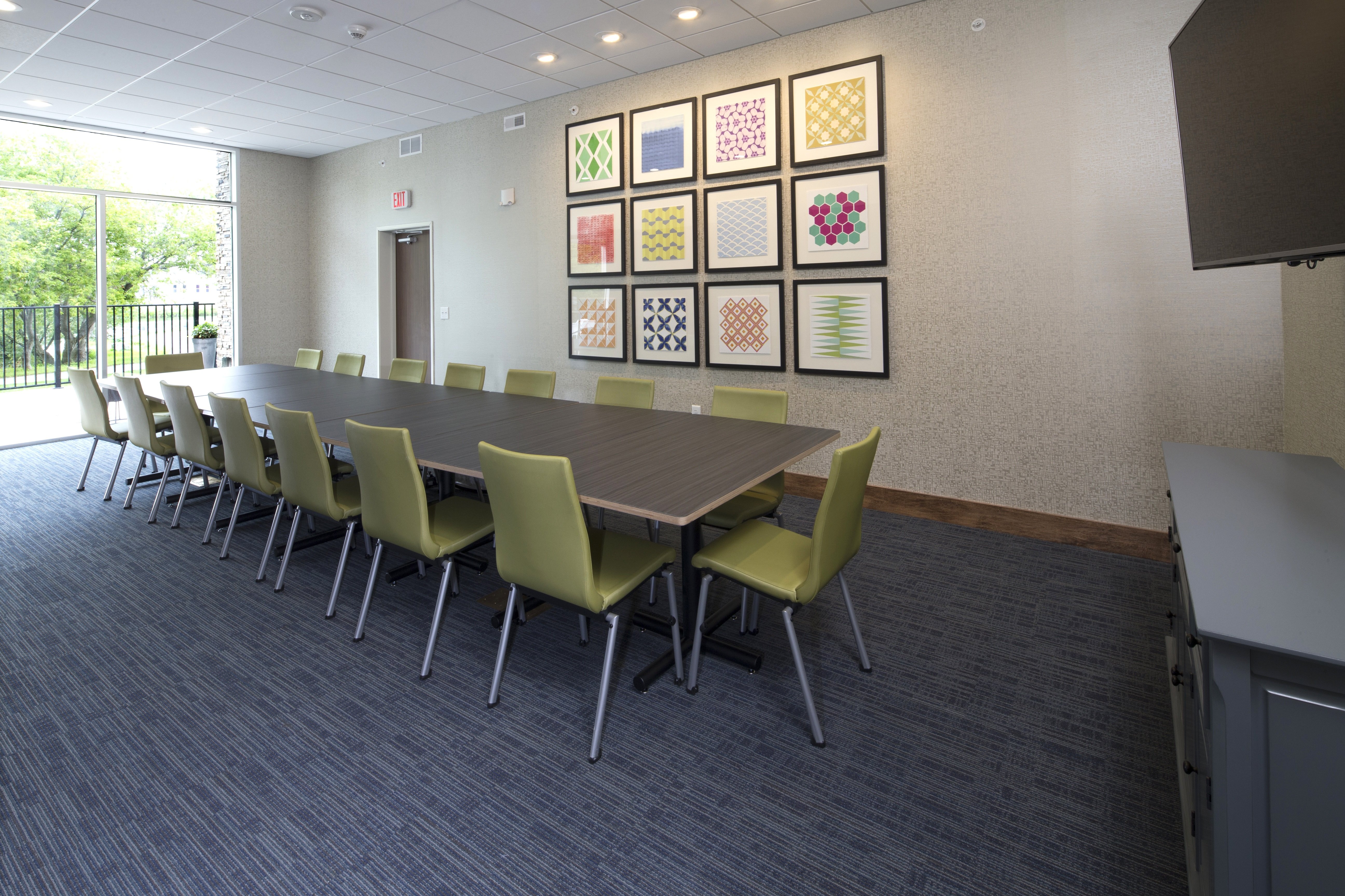 Holiday Inn Express Suites Alpena Downtown 33/40