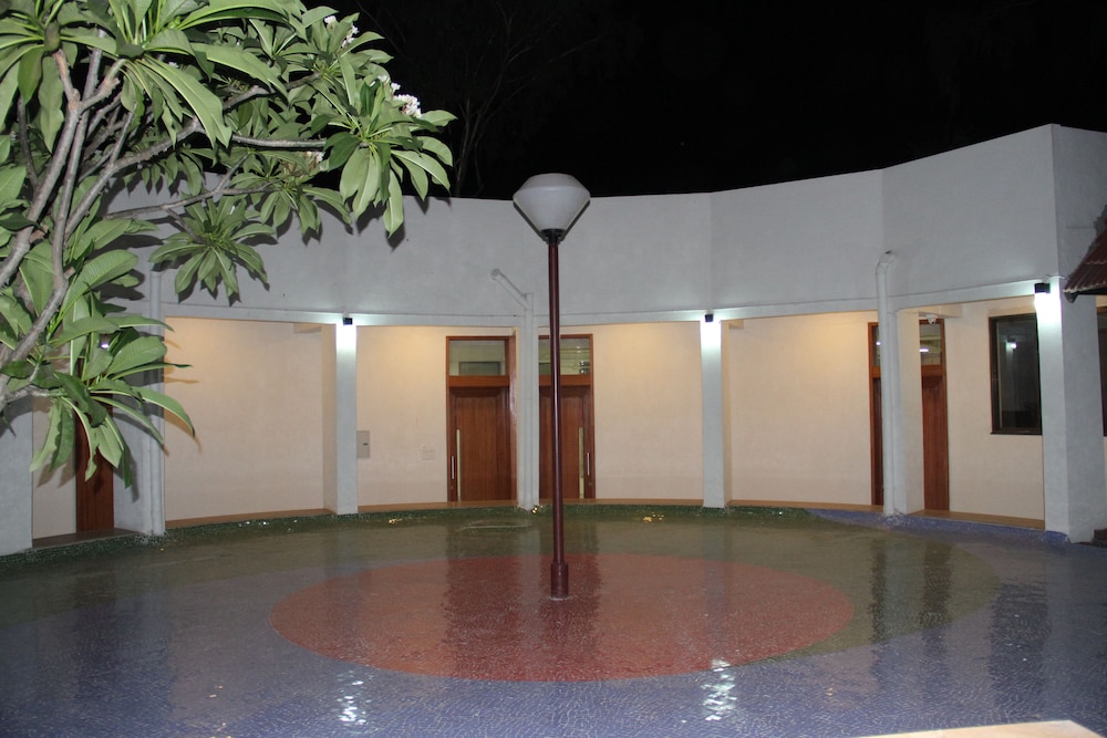 Hotel Tapovan 9/27