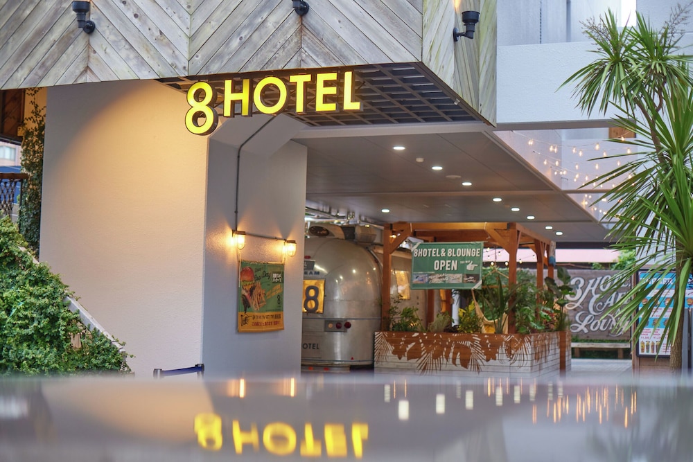 8Hotel 4/63