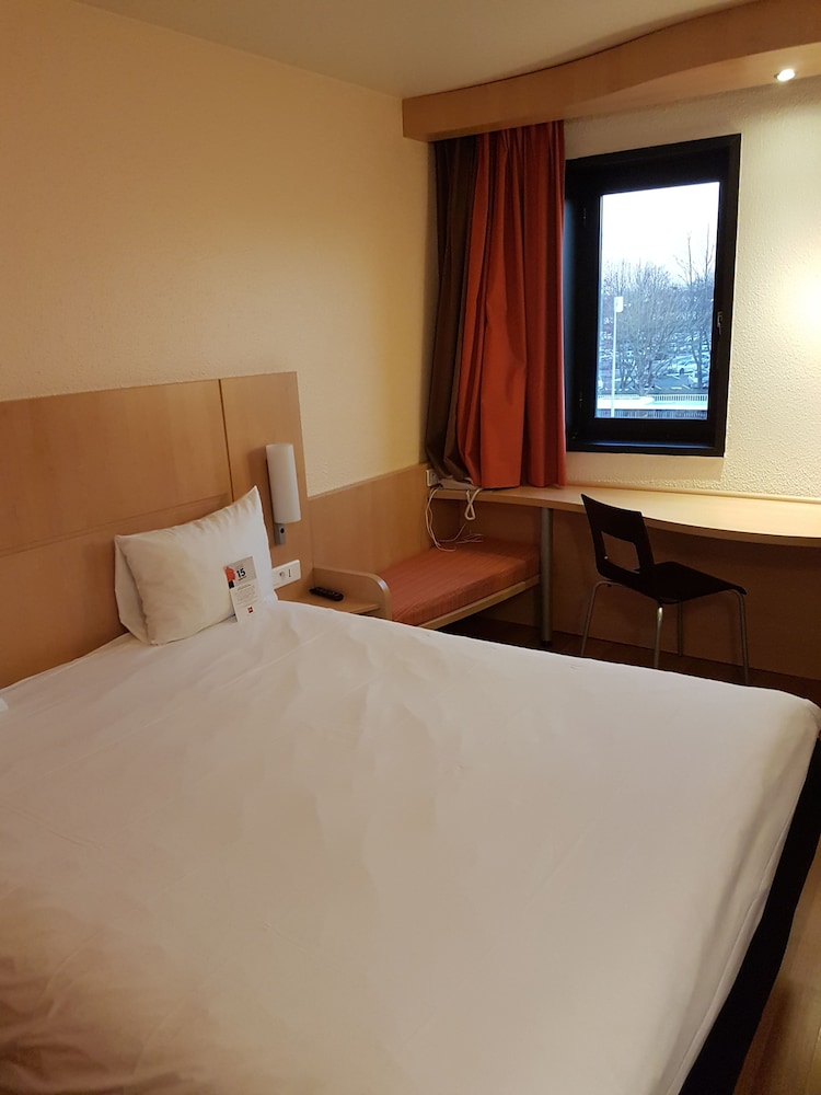 HOTEL IBIS Evry Courcouronnes 13/48