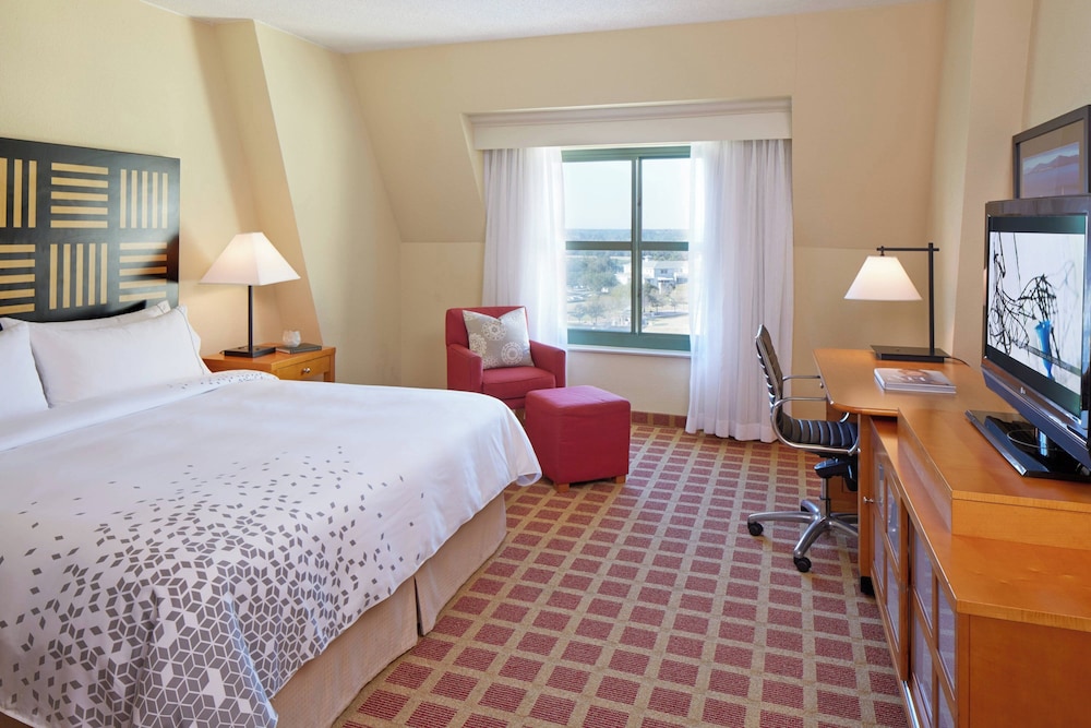 ROOM, KING BED, ACCESSIBLE