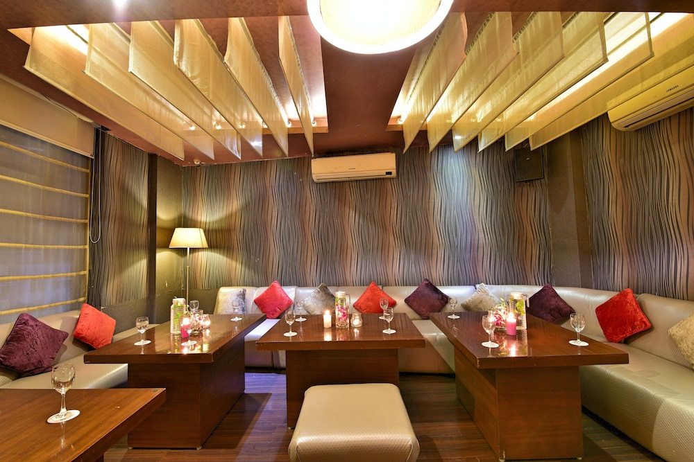 HOTEL SURYA PLAZA 45/46