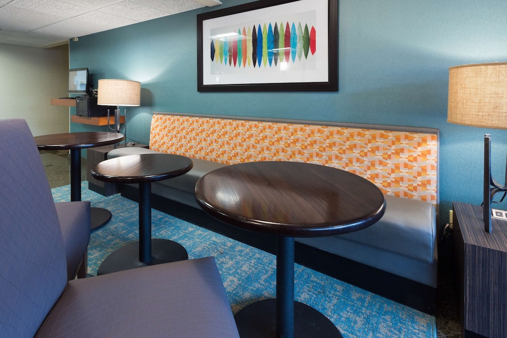Drury Inn and Suites Columbia stadium Boulevard 25/33