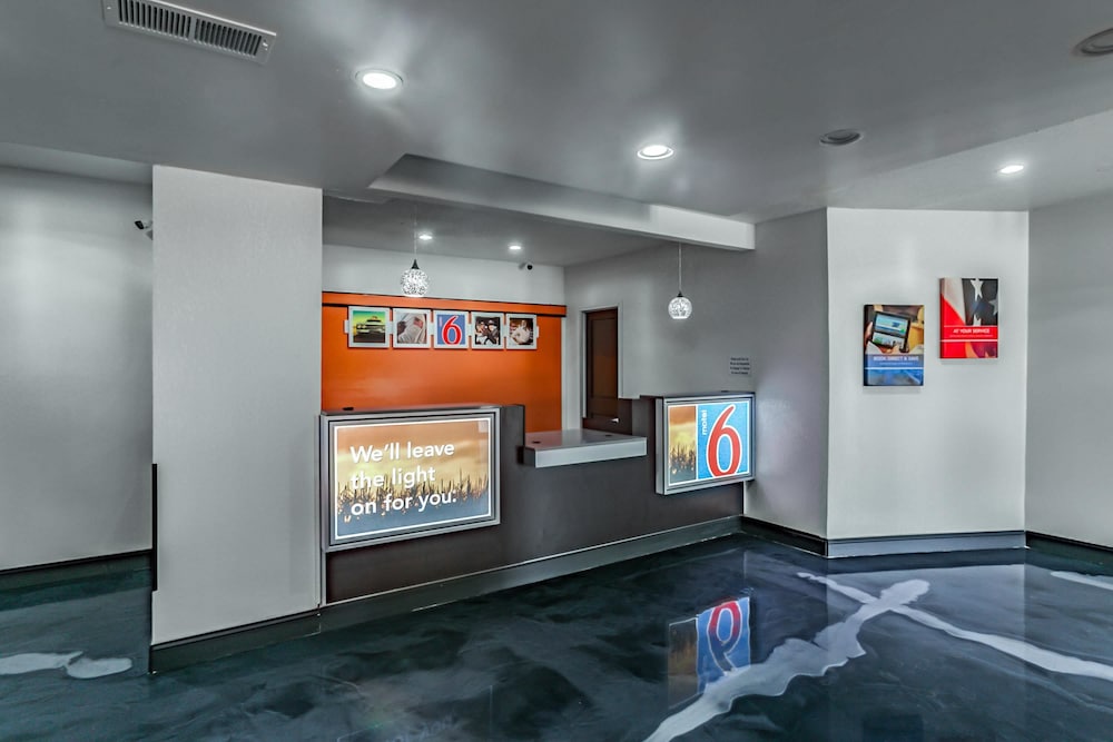 Motel6 Augusta, KS 6/37