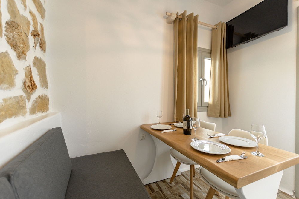 Aphrodite Luxury Apartments 32/36