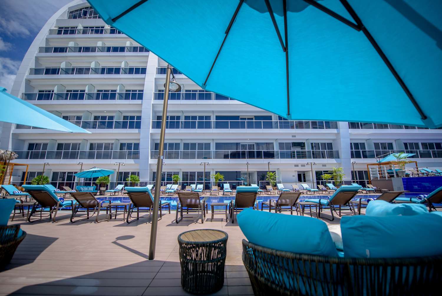 Wyndham Manta Sail Plaza Hotel and Convention Center 52/57