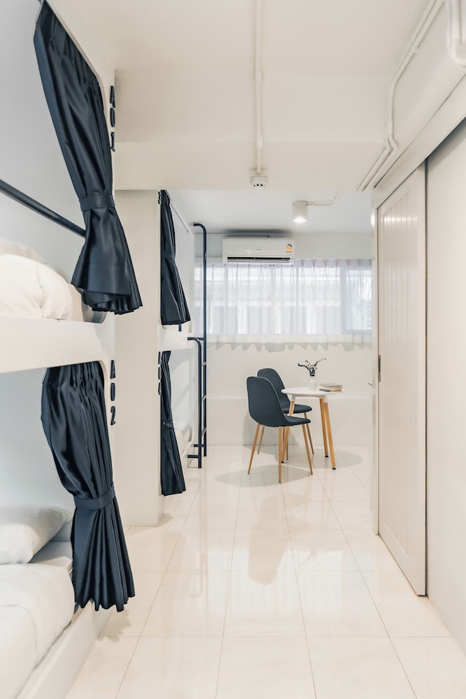 Shapel Hostel and Cafe 36/41
