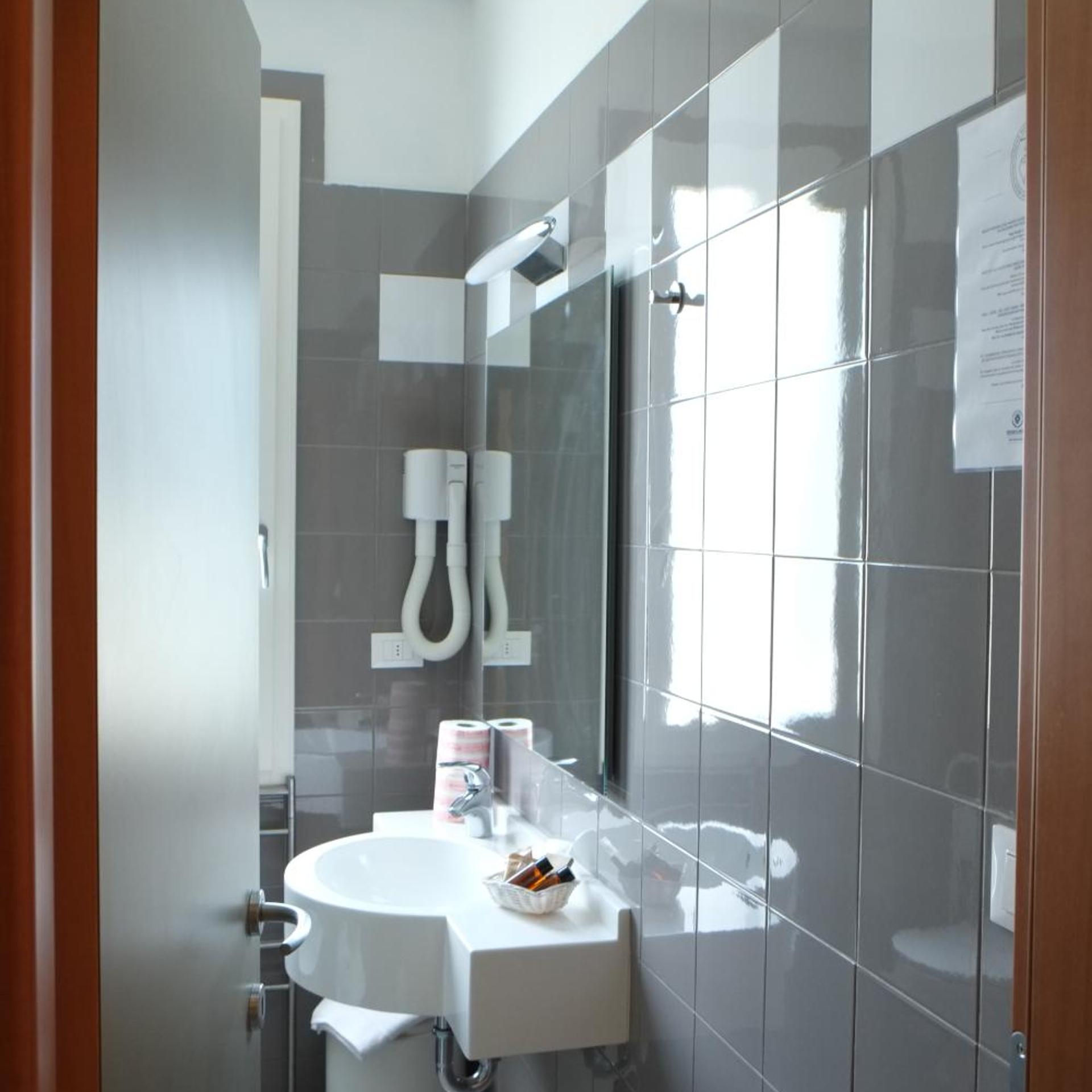 غرفة رباعية بإطلالة على البحر، Hotel Ivano 7/8
