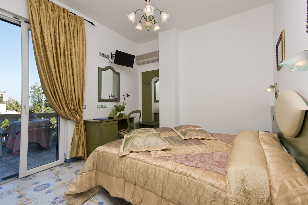 Giardino Delle Ninfe E La Fenice 16/64