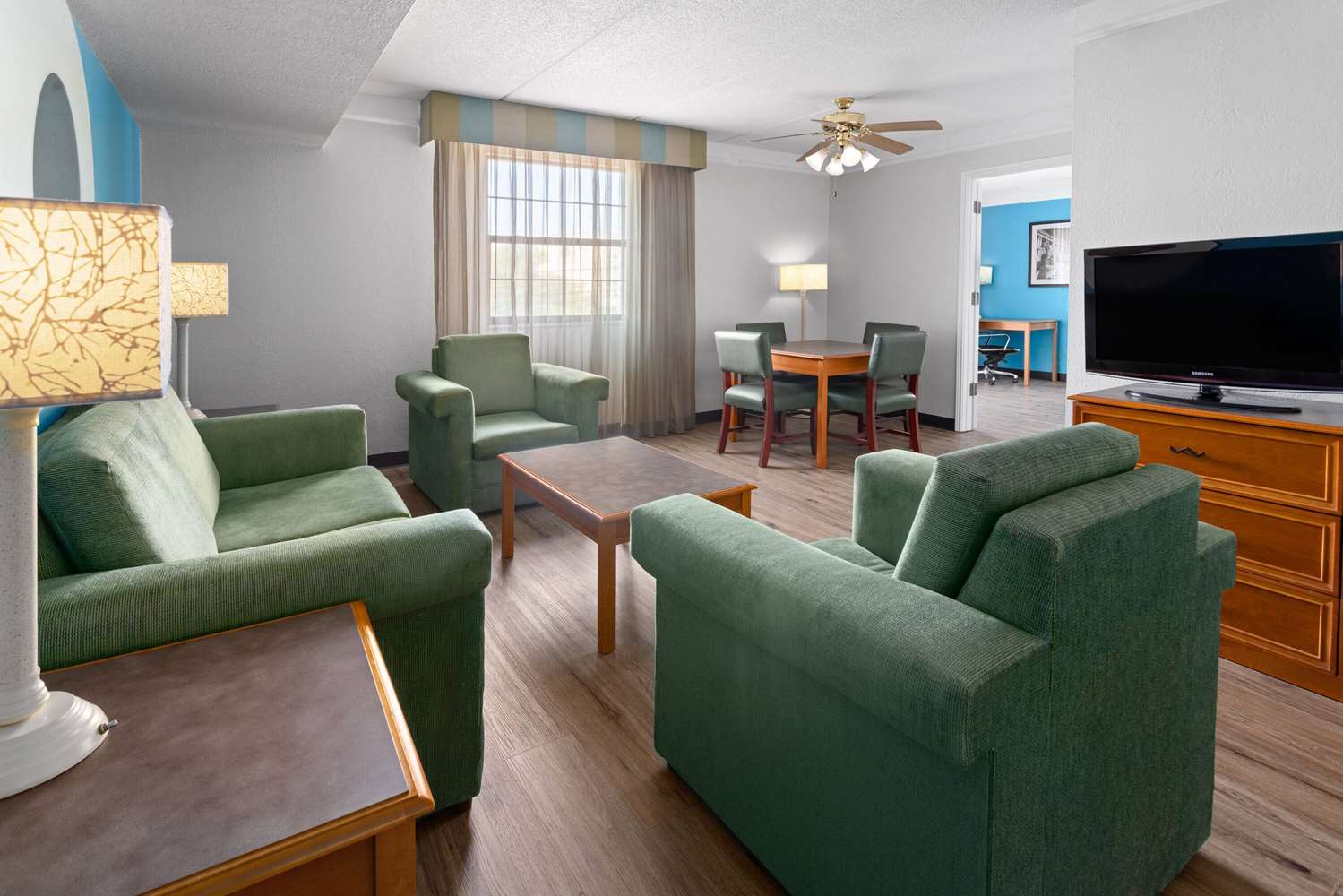 La Quinta Inn by Wyndham Pittsburgh Airport 18/36